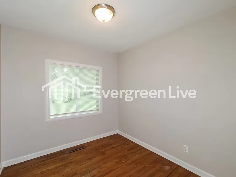 9012 E 73rd St — Photo 14