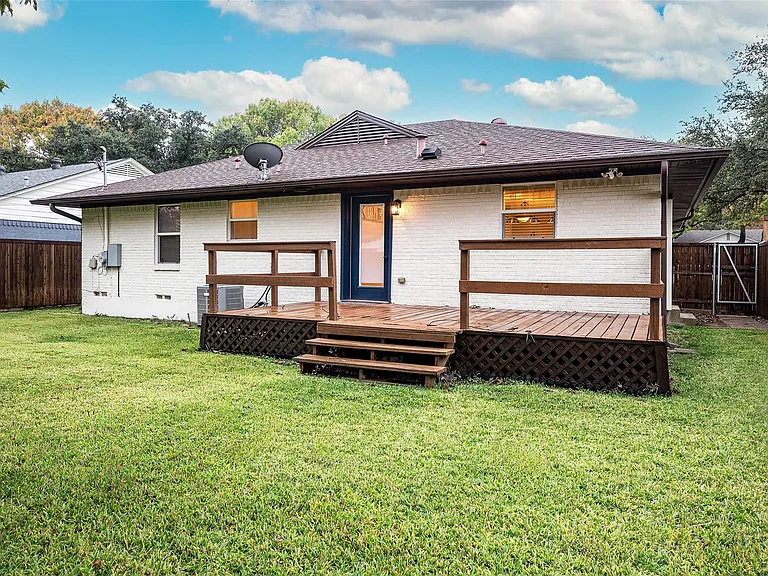 11702 Lochwood Blvd — Photo 21