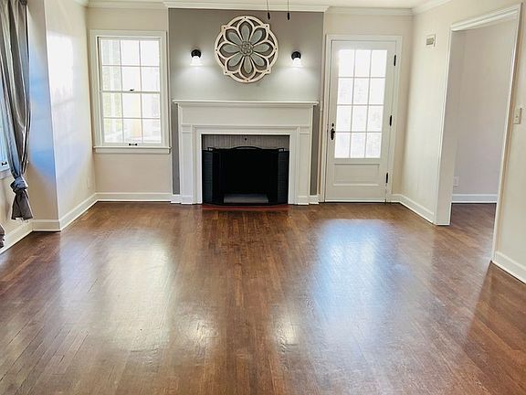 3rd image of 835 W 5th St