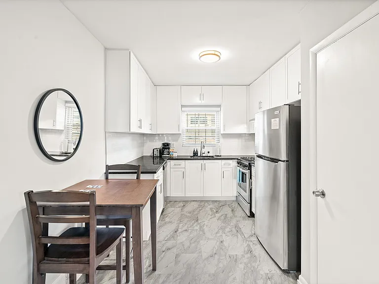 881 North Highland Apartments — Photo 11