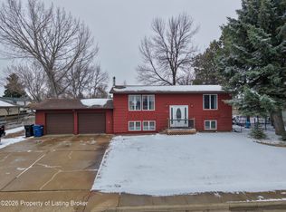 635 Spruce St, Dickinson, ND 58601