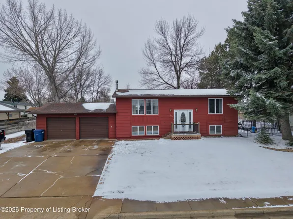 635 Spruce St, Dickinson, ND 58601