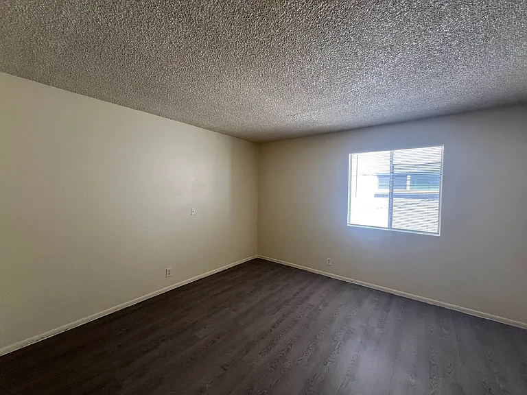 3205 E Earll Dr #3 — Photo 7