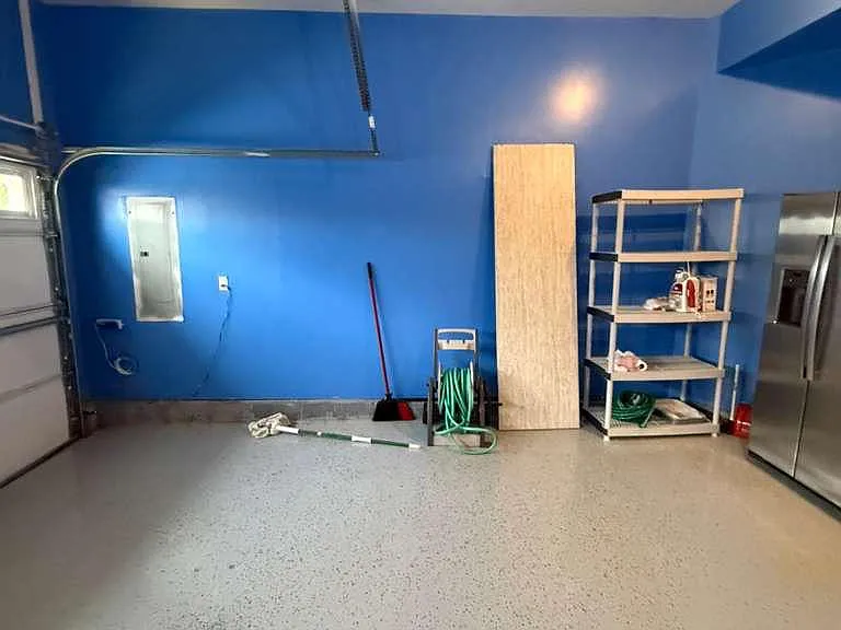 704 Peony Ln — Photo 37