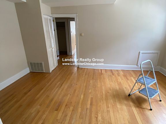 3rd image of 2476 W Pensacola Ave #G