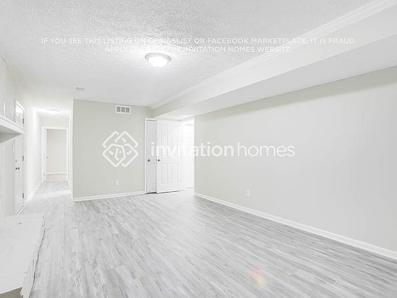 4th image of 3260 Redona Dr