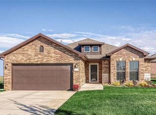 15624 Austin Ct, Basehor, KS 66007