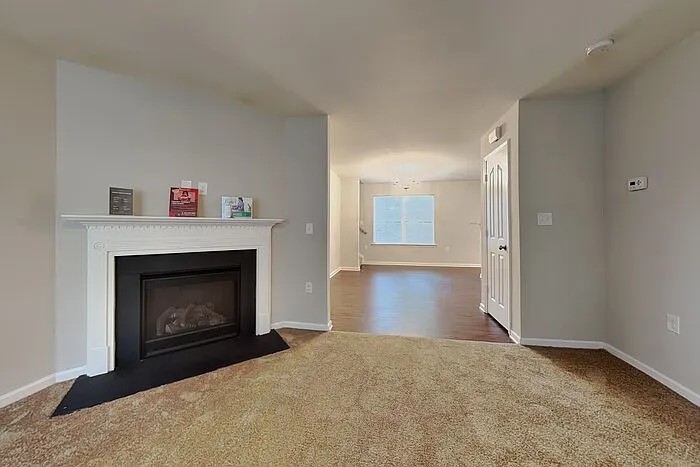 3 bed, 2.5 bath, 1564 sqft, $1,795 — Photo 3