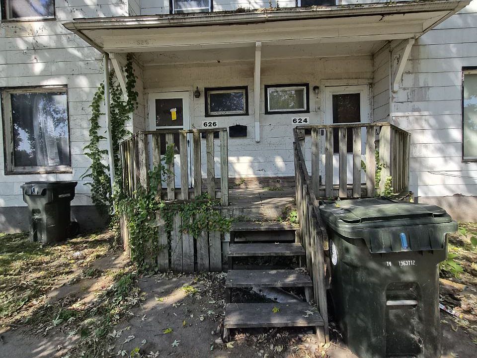 1st image of 626 W 2nd St #2