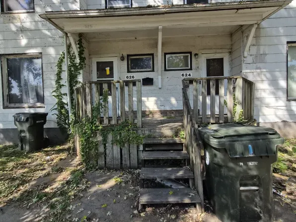 626 W 2nd St #2, Waterloo, IA 50701