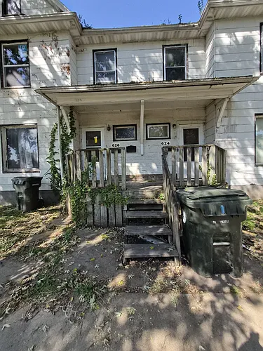 626 W 2nd St Photo 1