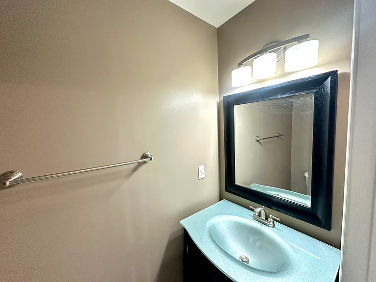 616 Graythorn Ln — Photo 9