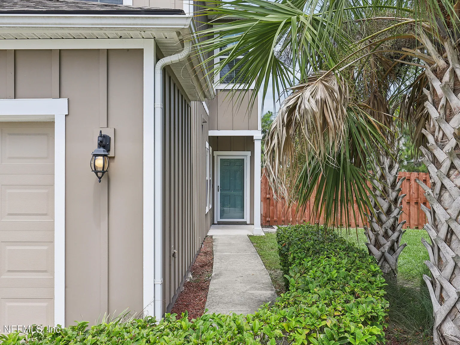 3 bed, 2.5 bath, 1492 sqft, $2,300 — Photo 3