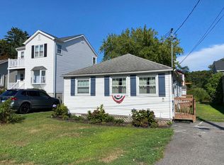 39 Brockett Rd, Niantic, CT 06357