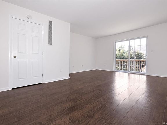 5th image of 41 S Moger Ave