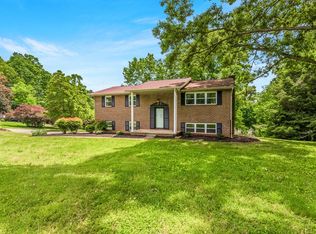 405 E Kings Gate Rd, Knoxville, TN 37934