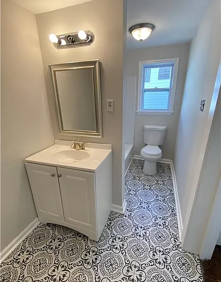 1611 E Henry St #1/2-A — Photo 7