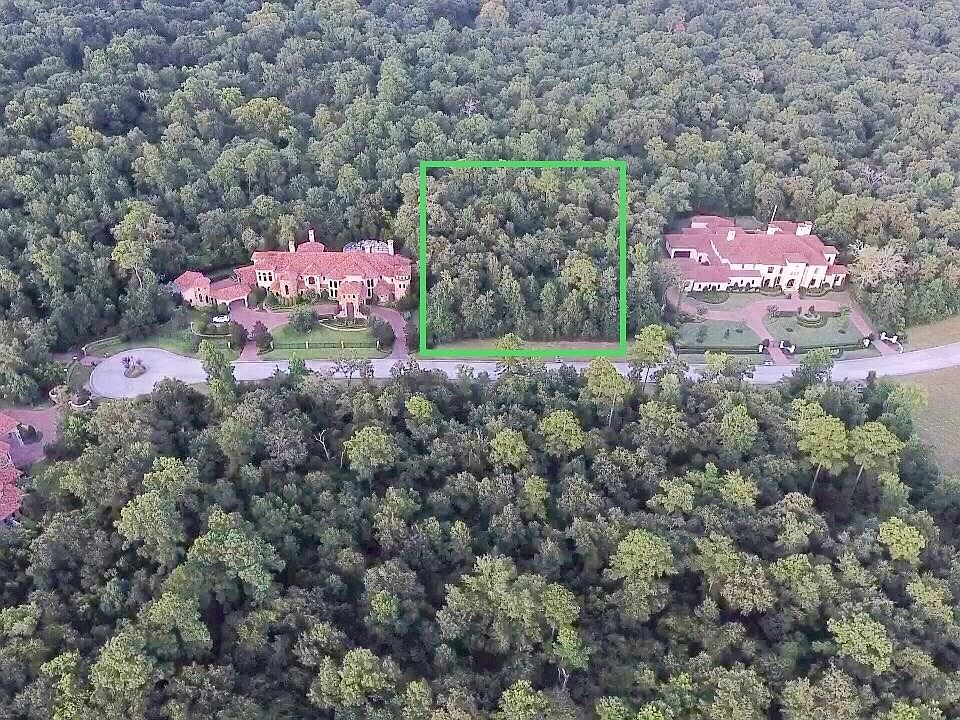 1st image of 62 Hallbrook Way