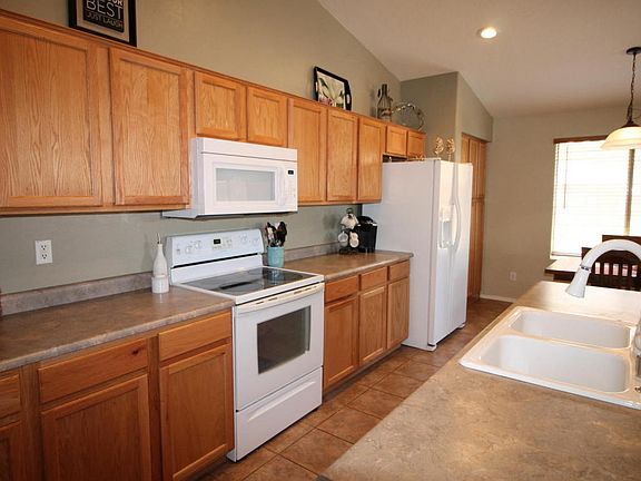 5th image of 353 W Welsh Black Cir