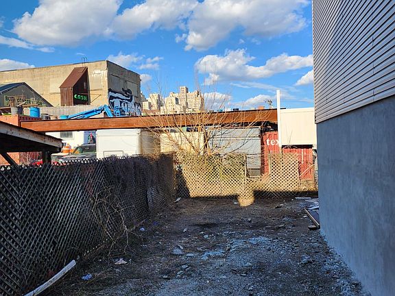 2nd image of 22 Westervelt Pl #1AB