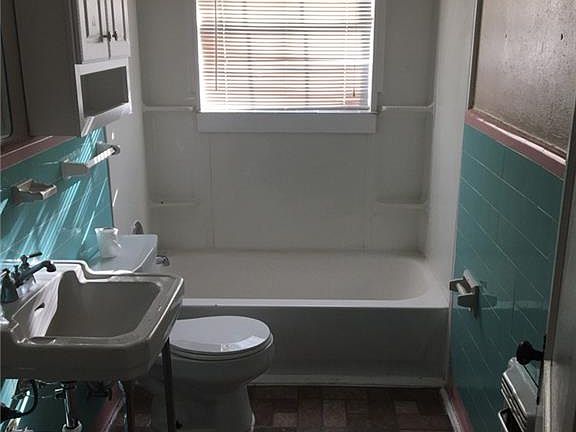 5th image of 601 En 15th St APT A