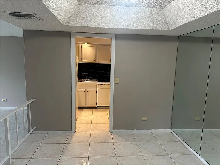 3740 Inverrary Dr #2D — Photo 11