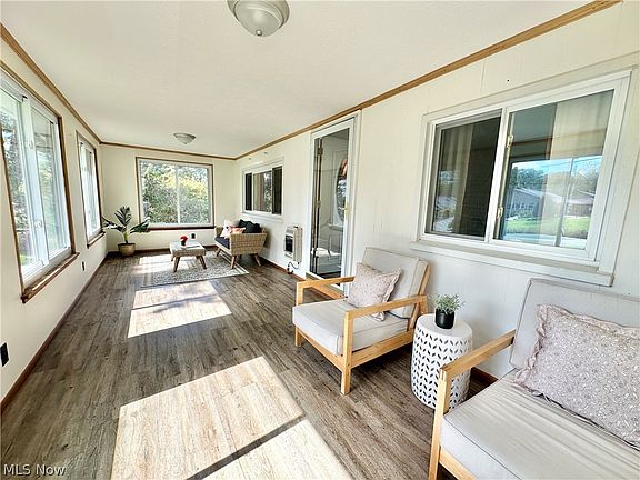 3rd image of 351 Perry Rd
