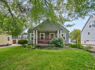 908 36th St, Des Moines, IA 50312