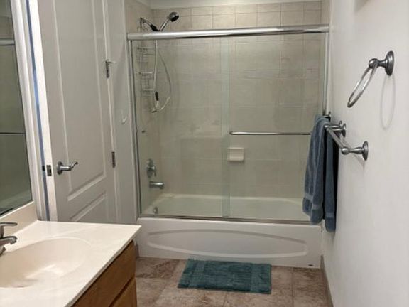 5th image of 75-5919 Alii Dr APT A2