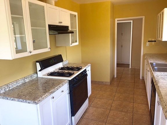 5th image of 16609 Covello St