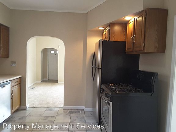 4th image of 219 Kenwood Ave