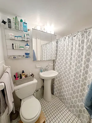 Rented by City Connections Realty | media 5