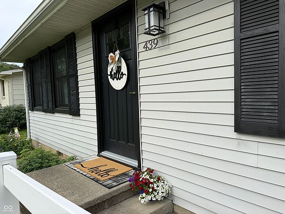 2nd image of 439 Greenacres Dr