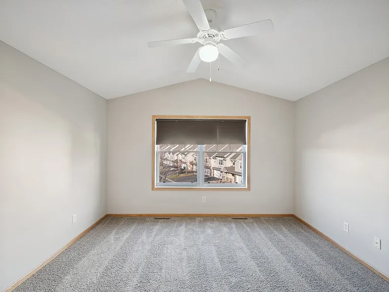 5009 Everest Ln N — Photo 15