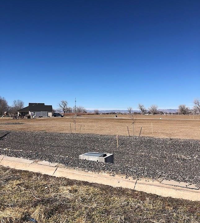 2nd image of 1921 Grace Ct