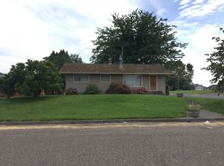 1306 W 4th St, Grandview, WA