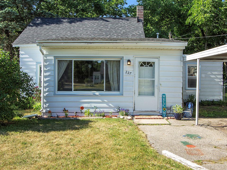 1st image of 227 Bellevue St SE