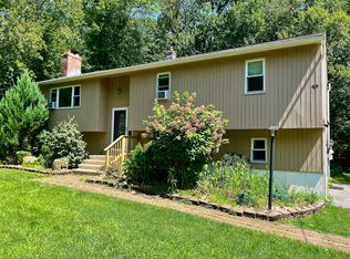 40 Crestwood Dr, East Hampton, CT 06424