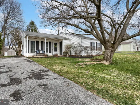 102 Heather Dr, Harrisburg, PA 17112