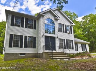 305 Snow Mass Rd, Henryville, PA 18332