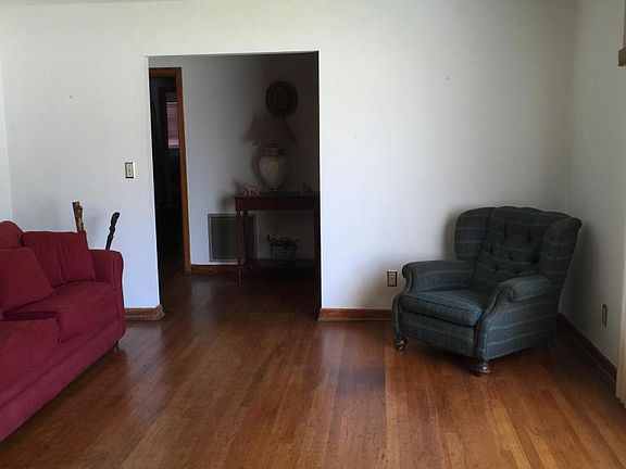 3rd image of 1443 Townsend Blvd
