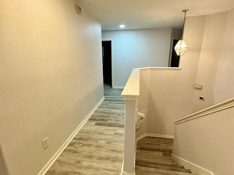 1910 Plum Falls Ln — Photo 18