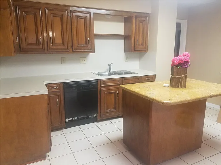 15526 Rio Plaza Dr — Photo 15