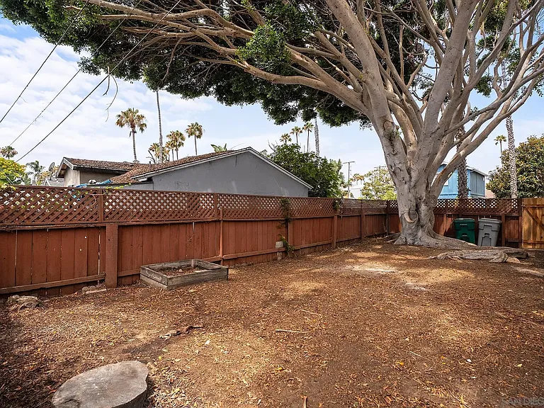 1537 Sunset Cliffs Blvd — Photo 24