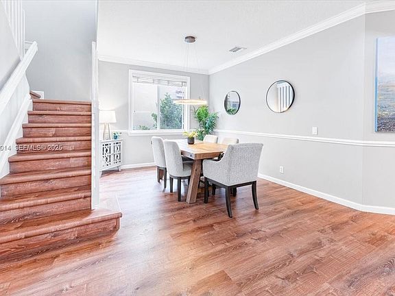 5th image of 920 Golden Cane Dr #920
