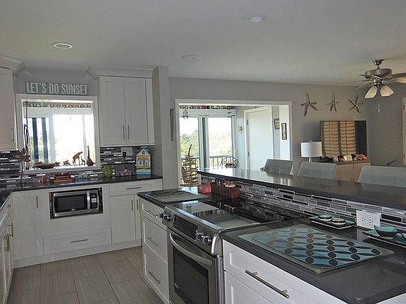 3rd image of 1610 Middle Gulf Dr Unit D6