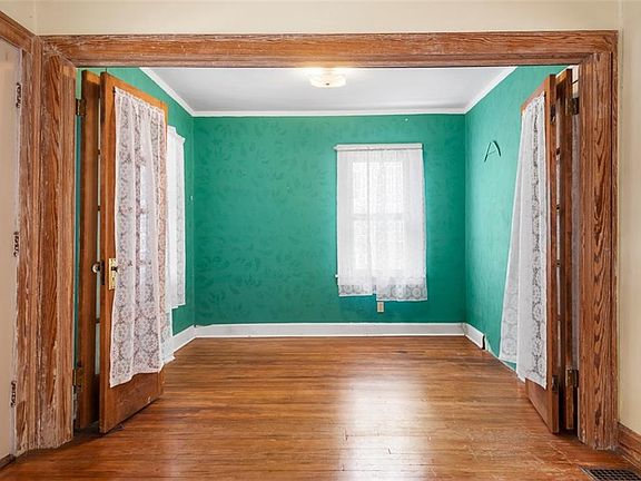 5th image of 4735 Fairmount Ave