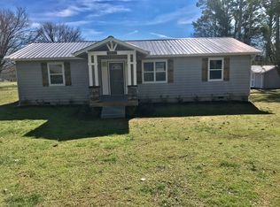 1207 Lincoln Dr, Madisonville, TN 37354