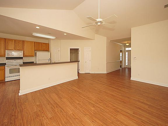 3rd image of 4988 Franconia Dr