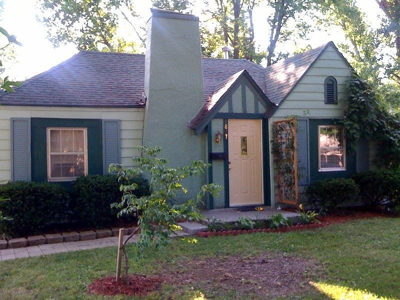 Cottage style home